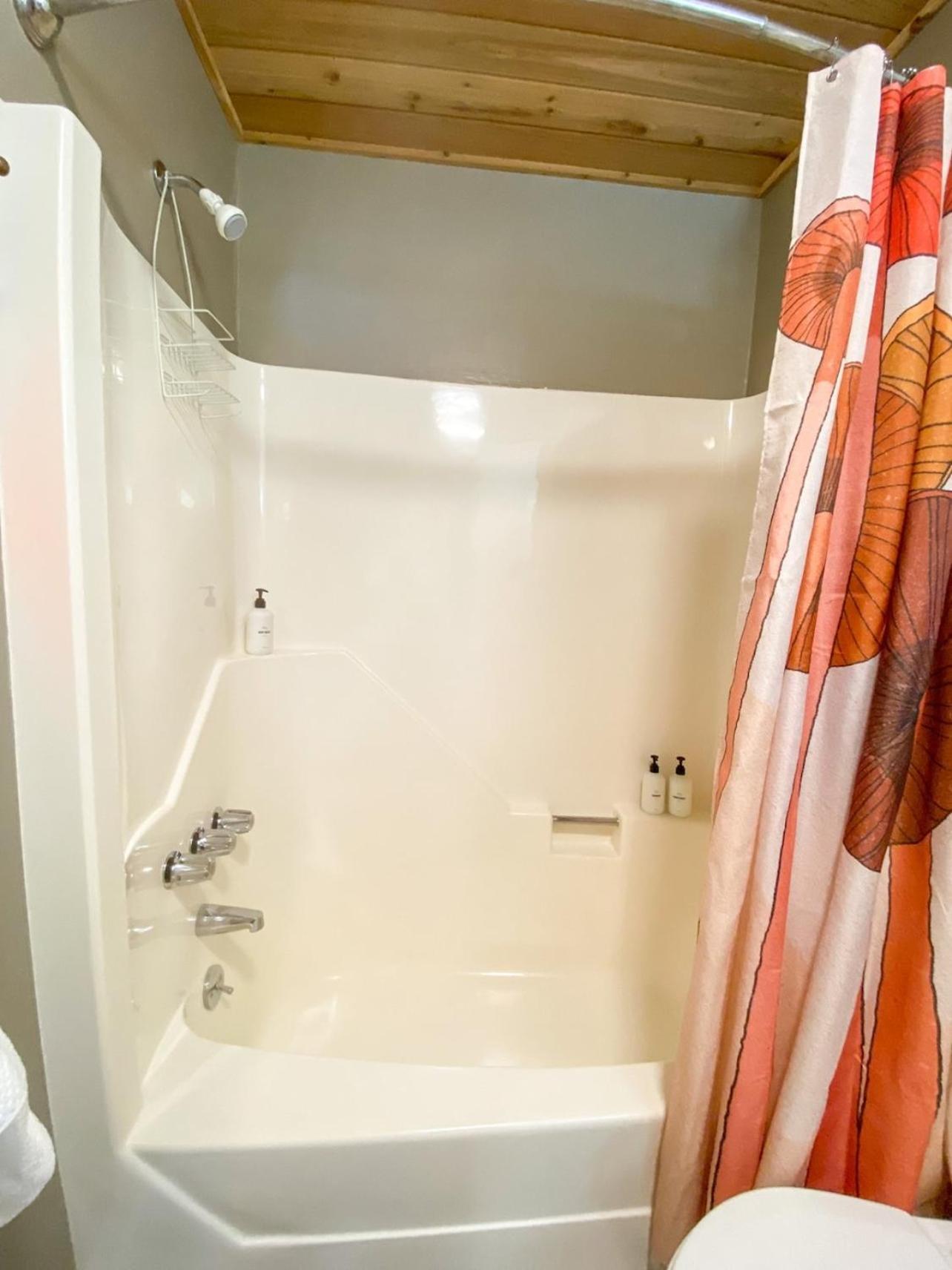 Cozy Retreat Just Minutes From Beech Mountainヴィラ エクステリア 写真